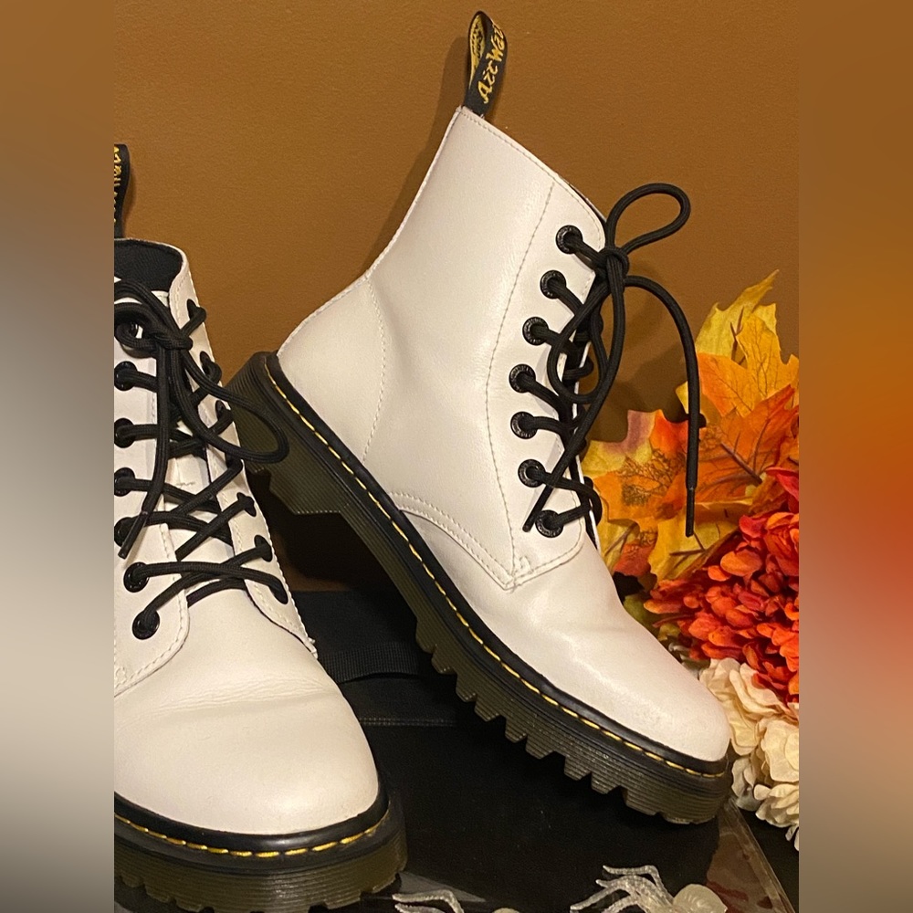 Dr. Martens 1460 White Leather Lace Up Boot Women's Size 8